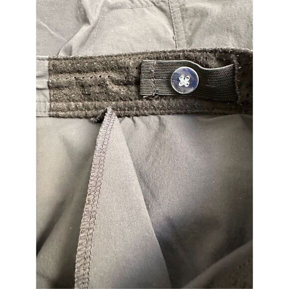 L.L. Bean women’s adjustable waist dark gray trek shorts size 10.  #33-1252 - Picture 7 of 7